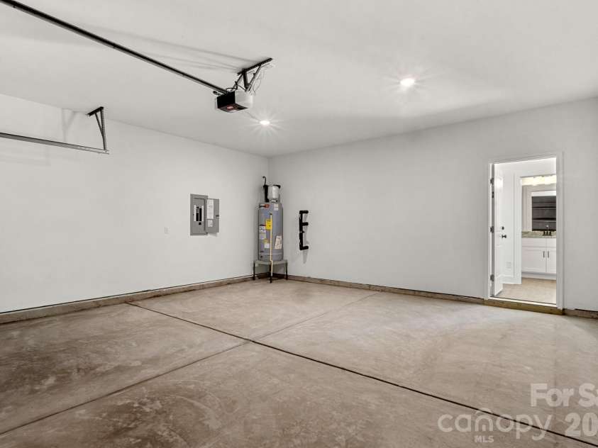 123 Indian Wells Court, Harmony, NC 28634.  MLS# CAR4354445, YatesRealty ID 25652. 