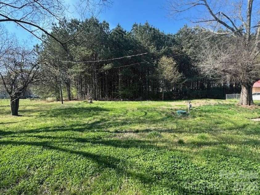 623 Oak Grove Road, Kings Mountain, NC 28086.  MLS# CAR4359089, YatesRealty ID 25653. BACKYARD