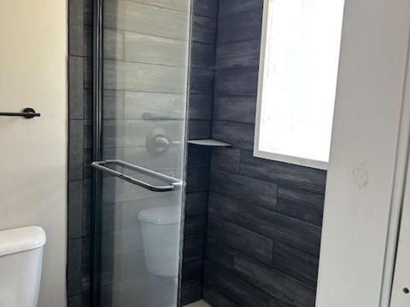 623 Oak Grove Road, Kings Mountain, NC 28086.  MLS# CAR4359089, YatesRealty ID 25653. PRIMARY BATHROOM