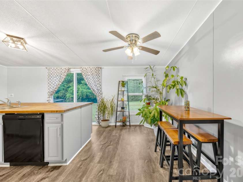 139 Gayle Drive, Troutman, NC 28166.  MLS# CAR4375168, YatesRealty ID 25654. Dining Area