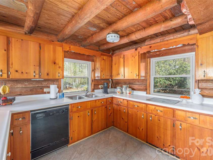 393 Carver Mountain Valley, Sylva, NC 28779.  MLS# CAR4333339, YatesRealty ID 25655. 
