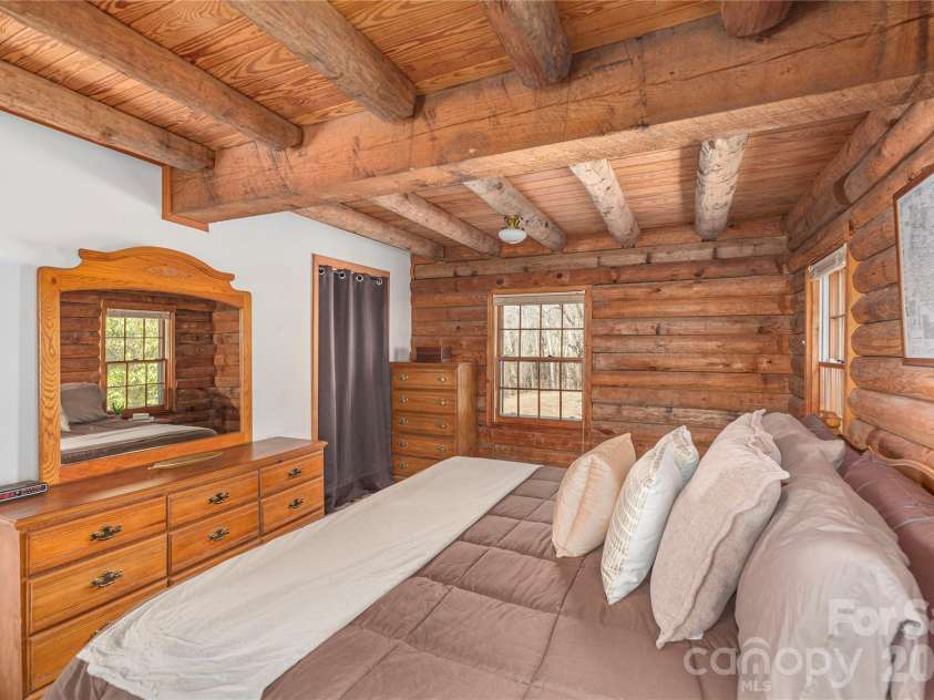 393 Carver Mountain Valley, Sylva, NC 28779.  MLS# CAR4333339, YatesRealty ID 25655. 