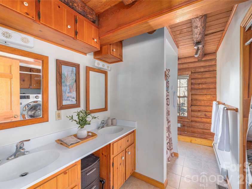 393 Carver Mountain Valley, Sylva, NC 28779.  MLS# CAR4333339, YatesRealty ID 25655. 