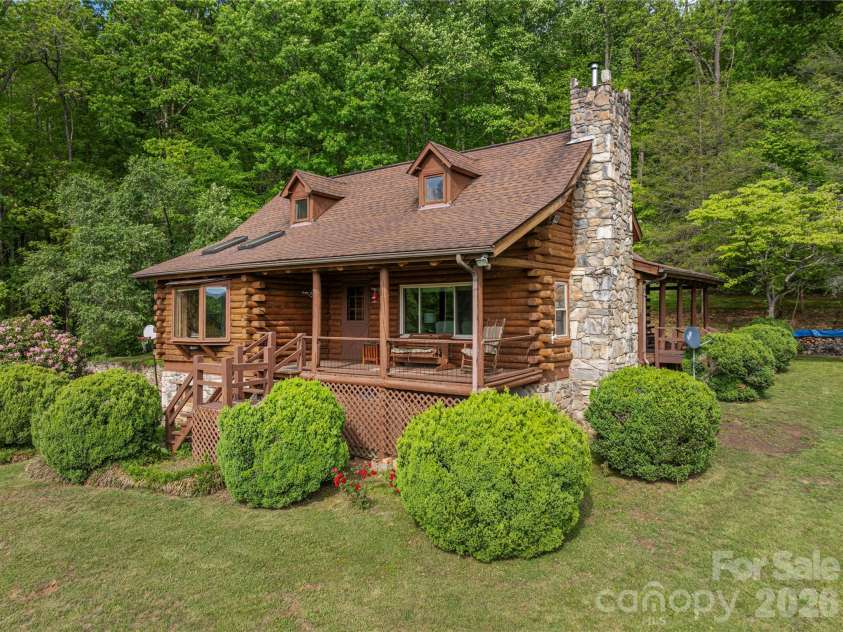 393 Carver Mountain Valley, Sylva, NC 28779.  MLS# CAR4333339, YatesRealty ID 25655. 