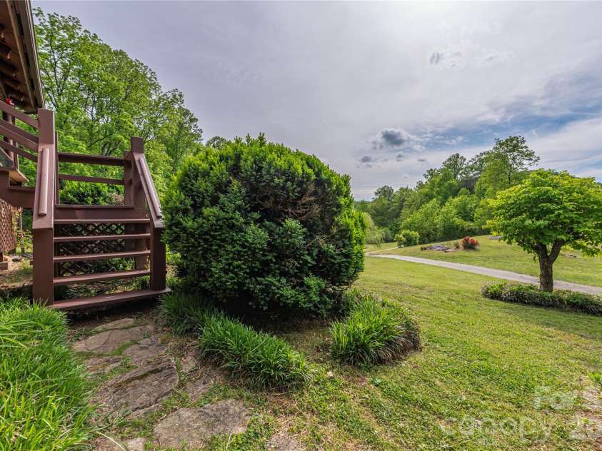 393 Carver Mountain Valley, Sylva, NC 28779.  MLS# CAR4333339, YatesRealty ID 25655. 