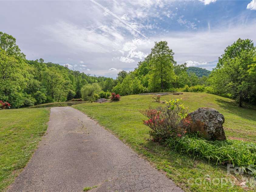 393 Carver Mountain Valley, Sylva, NC 28779.  MLS# CAR4333339, YatesRealty ID 25655. 