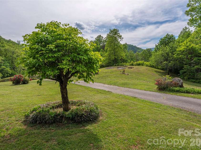 393 Carver Mountain Valley, Sylva, NC 28779.  MLS# CAR4333339, YatesRealty ID 25655. 
