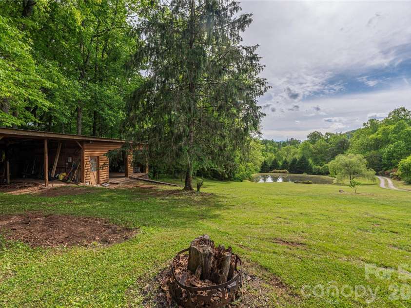 393 Carver Mountain Valley, Sylva, NC 28779.  MLS# CAR4333339, YatesRealty ID 25655. 