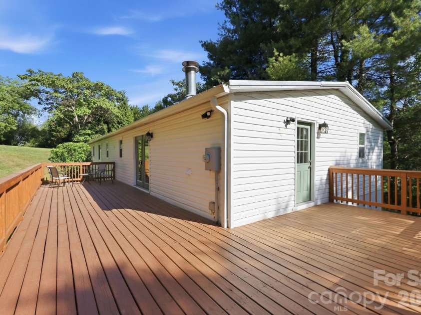 118 Heather Drive, Asheville, NC 28806.  MLS# CAR4386340, YatesRealty ID 25656. 