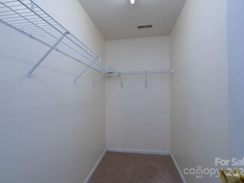 6857 Parkers Crossing Drive, Charlotte, NC 28215.  MLS# CAR4273847, YatesRealty ID 25656. 