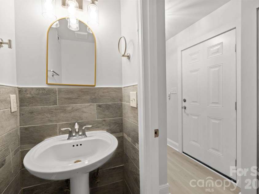 5716 Cassio Court, Charlotte, NC 28227.  MLS# CAR4349332, YatesRealty ID 25657. 