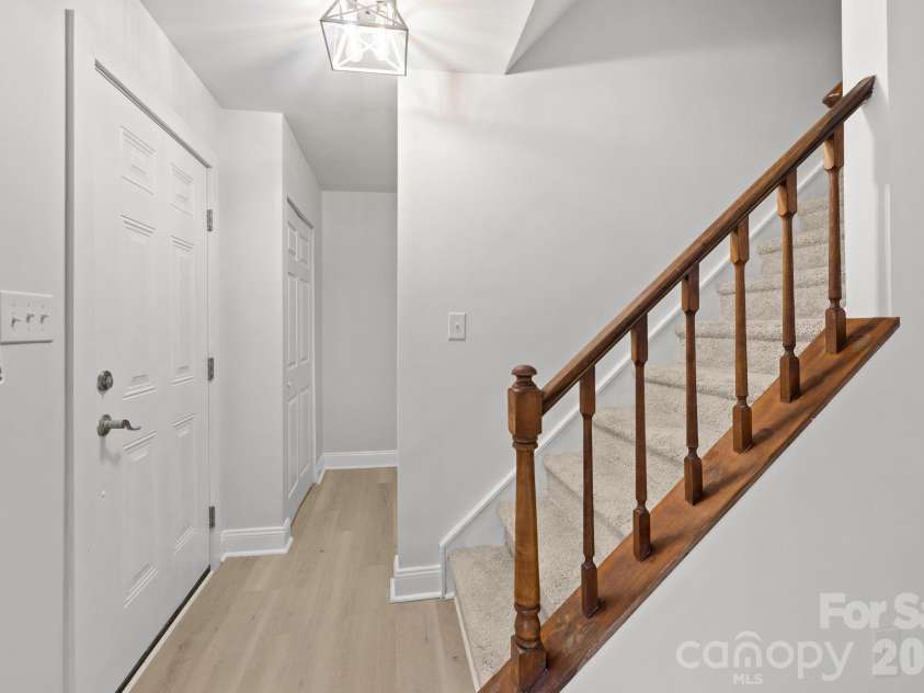 5716 Cassio Court, Charlotte, NC 28227.  MLS# CAR4349332, YatesRealty ID 25657. 