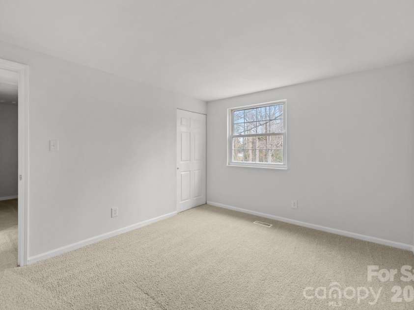 5716 Cassio Court, Charlotte, NC 28227.  MLS# CAR4349332, YatesRealty ID 25657. 