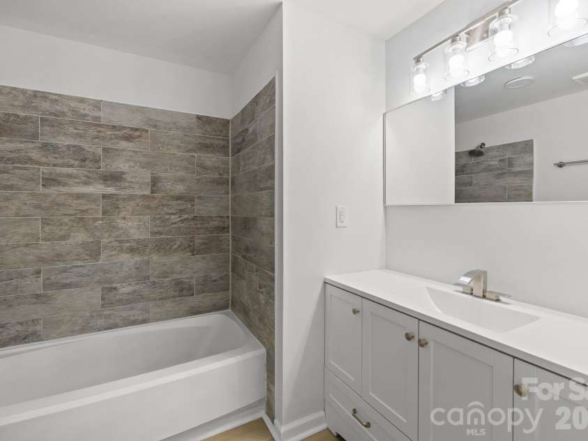 5716 Cassio Court, Charlotte, NC 28227.  MLS# CAR4349332, YatesRealty ID 25657. 