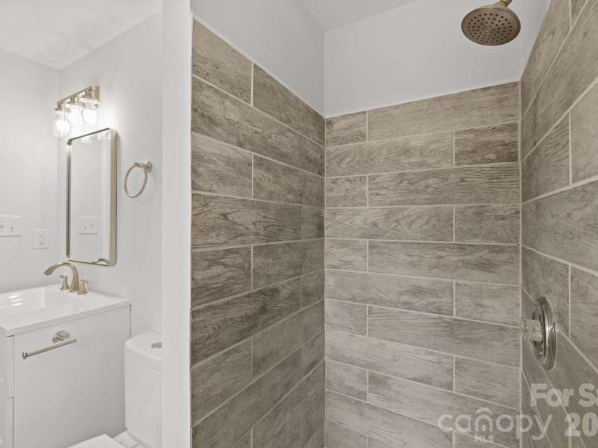 5716 Cassio Court, Charlotte, NC 28227.  MLS# CAR4349332, YatesRealty ID 25657. 
