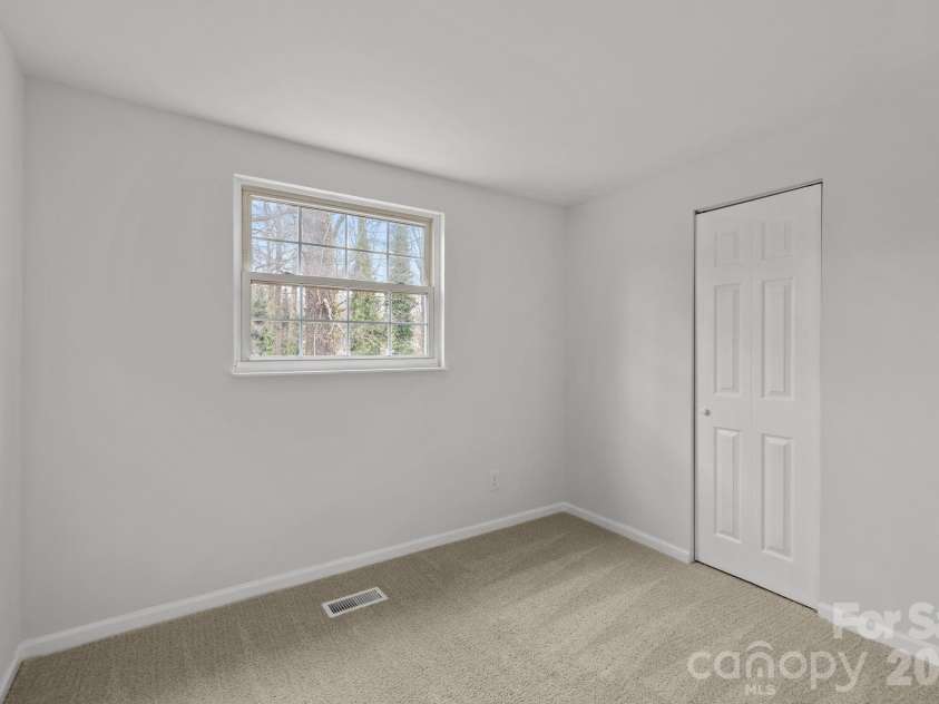 5716 Cassio Court, Charlotte, NC 28227.  MLS# CAR4349332, YatesRealty ID 25657. 