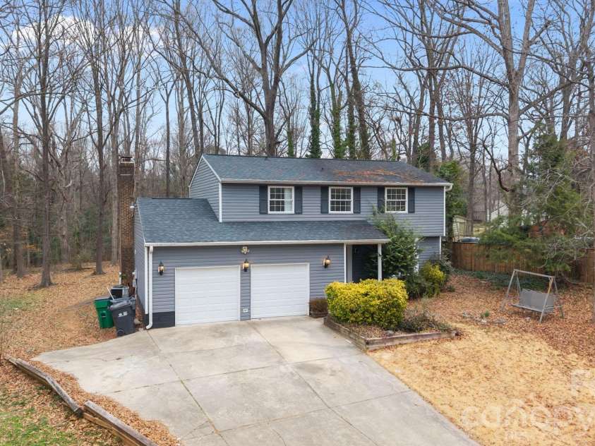 5716 Cassio Court, Charlotte, NC 28227.  MLS# CAR4349332, YatesRealty ID 25657. 