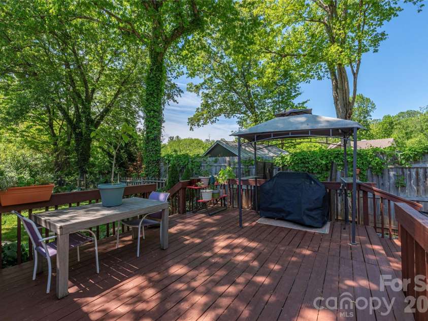 14 Murray Lane, Asheville, NC 28806.  MLS# CAR4374816, YatesRealty ID 25659. 