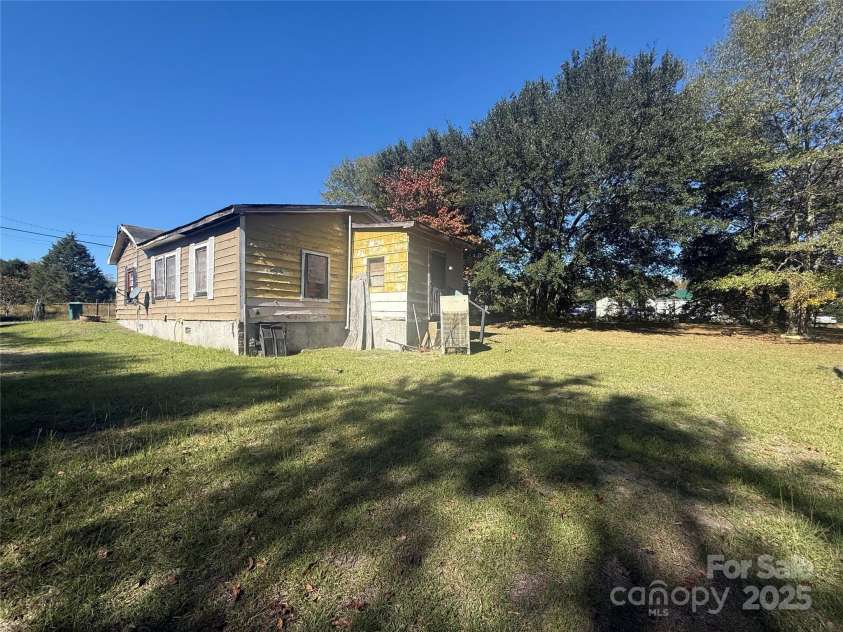 517 Peru Road, Morven, NC 28119.  MLS# CAR4321779, YatesRealty ID 2566. 