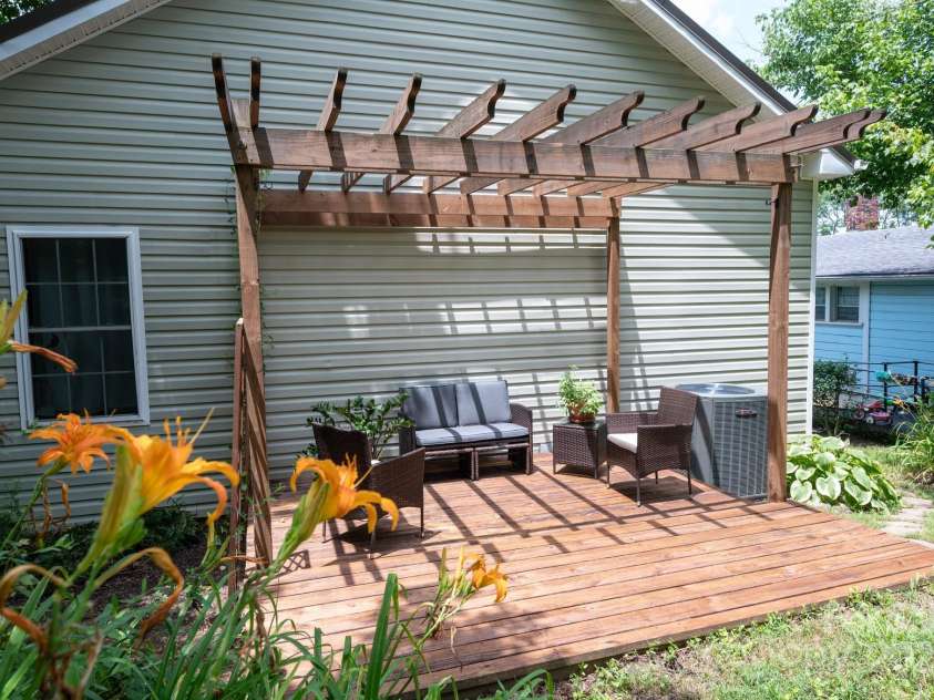 32 Water Street, Asheville, NC 28801.  MLS# CAR4277476, YatesRealty ID 25660. Pergola