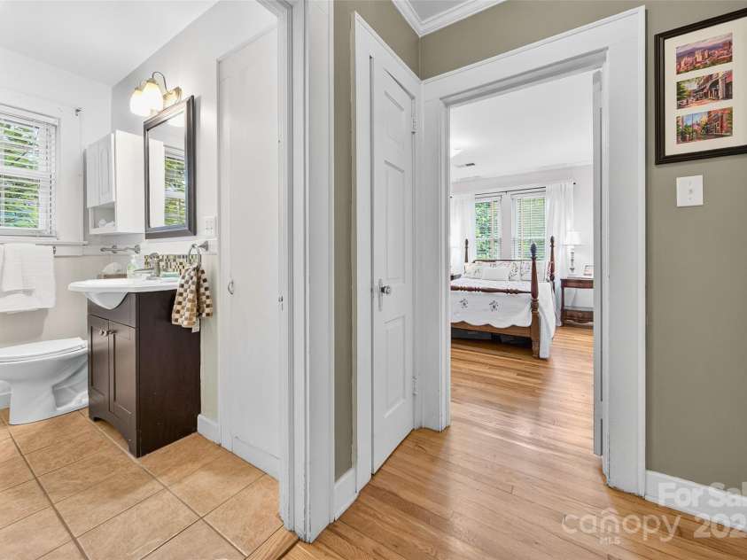 215 Magnolia Street, Statesville, NC 28677.  MLS# CAR4279573, YatesRealty ID 25661. And Furniture-Quality Sink