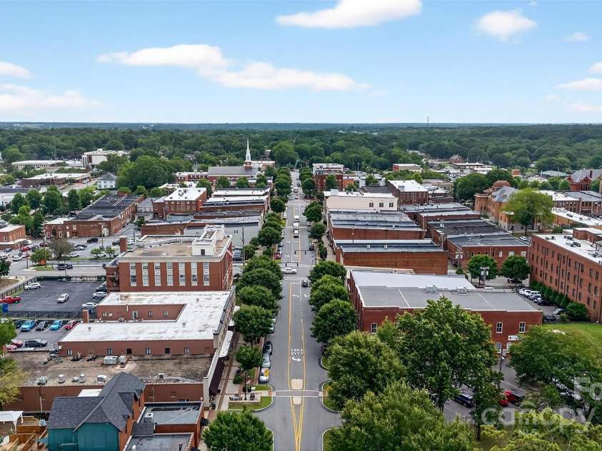 215 Magnolia Street, Statesville, NC 28677.  MLS# CAR4279573, YatesRealty ID 25661. Historic Downtown Statesville