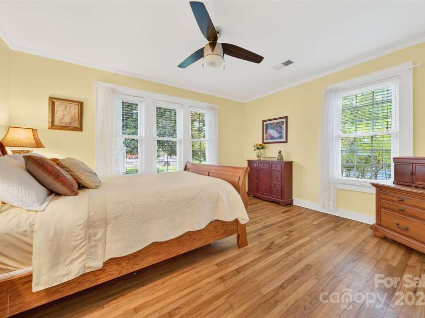 215 Magnolia Street, Statesville, NC 28677.  MLS# CAR4279573, YatesRealty ID 25661. Primary Bedroom