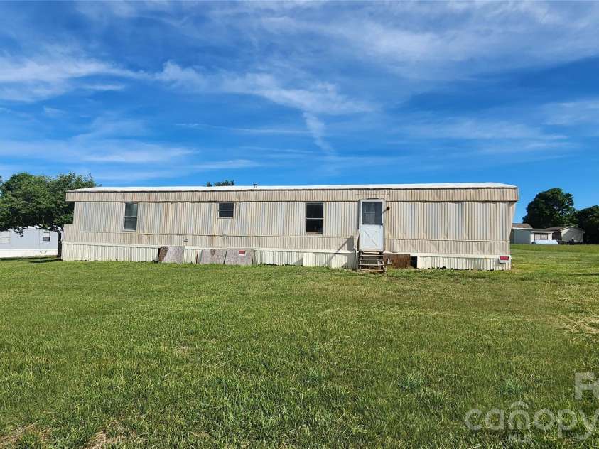 4534 Athens Drive, Newton, NC 28658.  MLS# CAR4380617, YatesRealty ID 25661. 