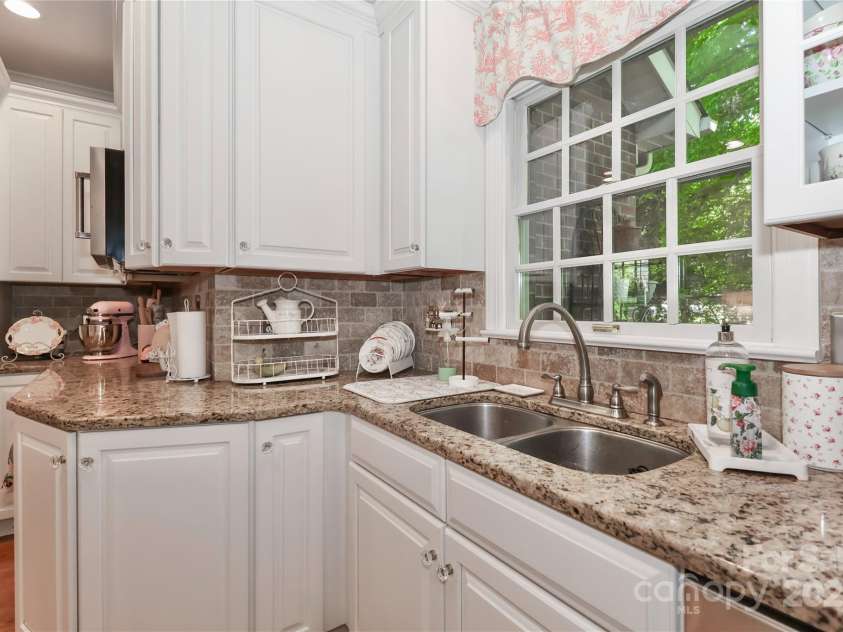 625 Saint Andrews Road, Statesville, NC 28625.  MLS# CAR4259679, YatesRealty ID 25662. 