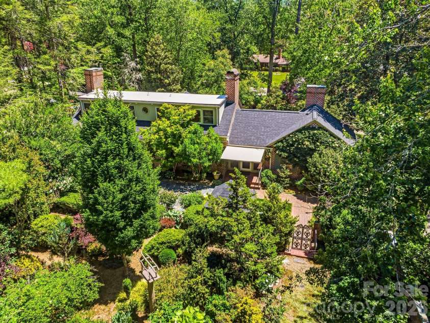 109 Stuyvesant Road, Asheville, NC 28803.  MLS# CAR4374865, YatesRealty ID 25663. 