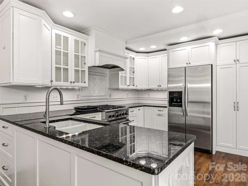 109 Stuyvesant Road, Asheville, NC 28803.  MLS# CAR4374865, YatesRealty ID 25663. 