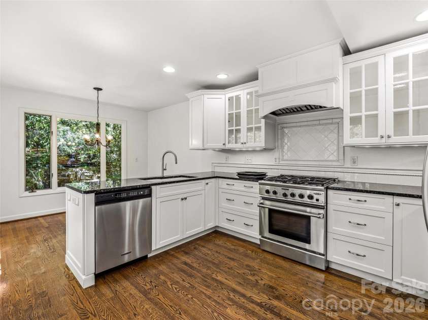 109 Stuyvesant Road, Asheville, NC 28803.  MLS# CAR4374865, YatesRealty ID 25663. 