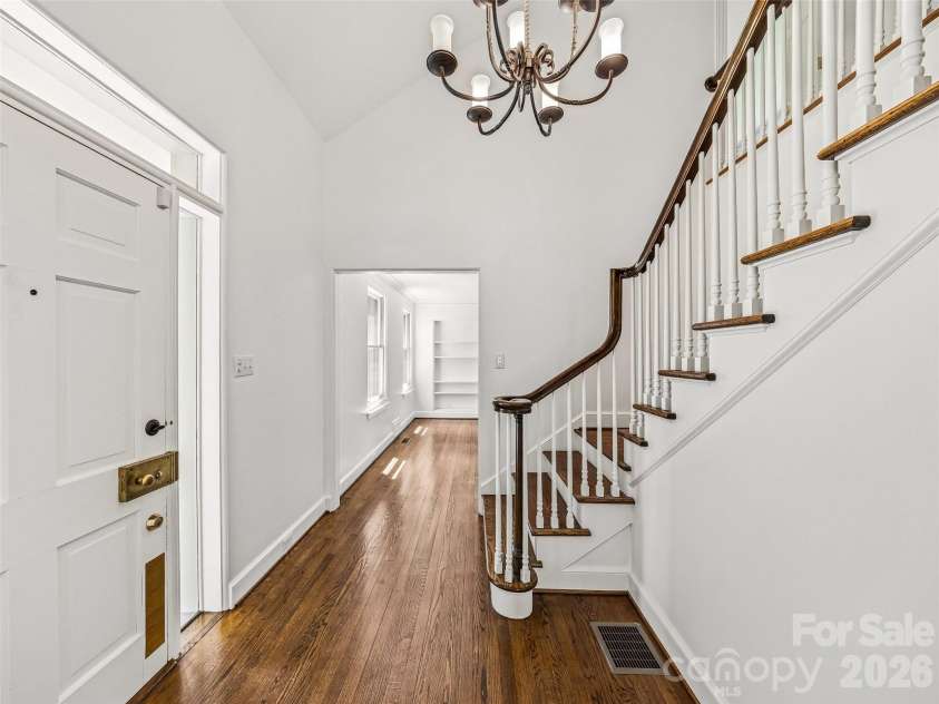 109 Stuyvesant Road, Asheville, NC 28803.  MLS# CAR4374865, YatesRealty ID 25663. 