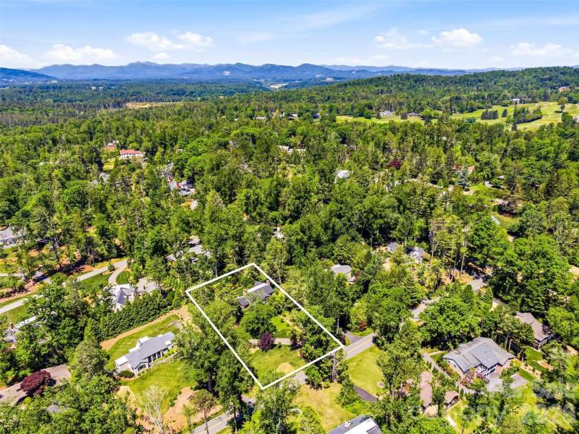109 Stuyvesant Road, Asheville, NC 28803.  MLS# CAR4374865, YatesRealty ID 25663. 
