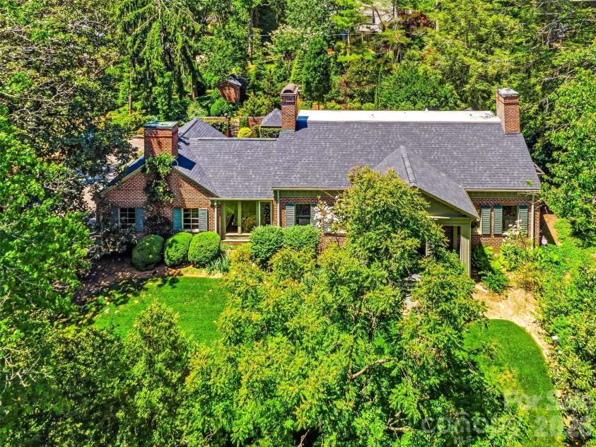 109 Stuyvesant Road, Asheville, NC 28803.  MLS# CAR4374865, YatesRealty ID 25663. 