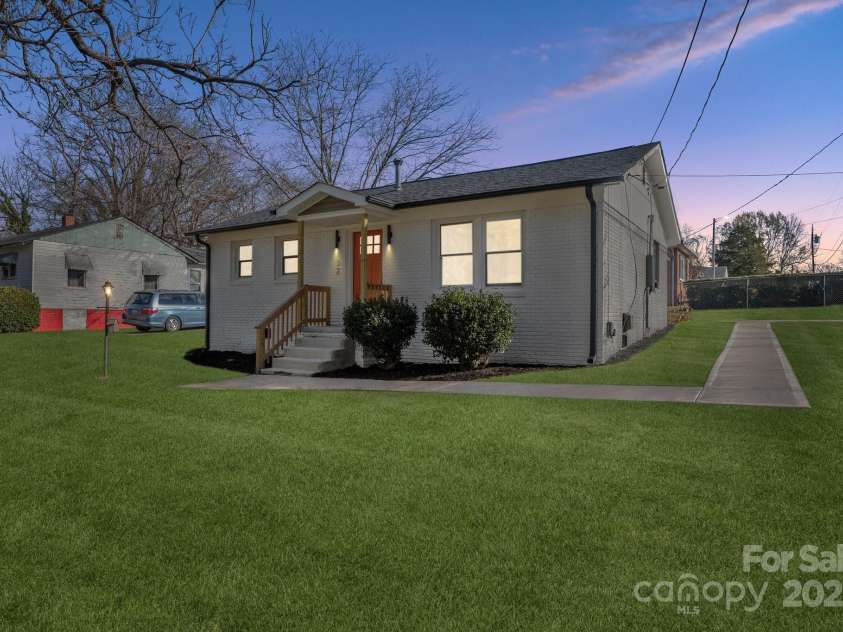 132 Kennedy Avenue, Kannapolis, NC 28083.  MLS# CAR4326889, YatesRealty ID 25663. 