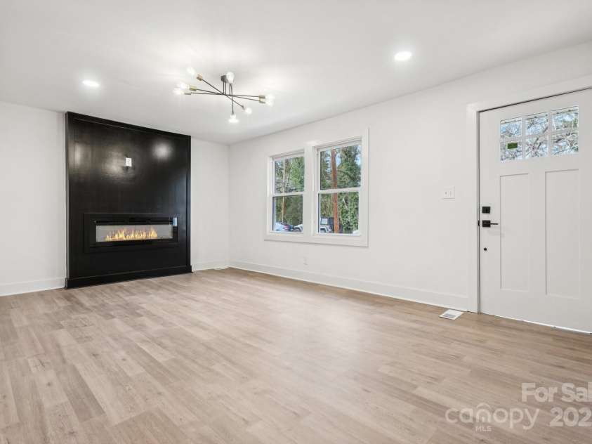 132 Kennedy Avenue, Kannapolis, NC 28083.  MLS# CAR4326889, YatesRealty ID 25663. 