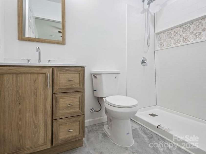 313 Park Road, Wadesboro, NC 28170.  MLS# CAR4272310, YatesRealty ID 25664. 