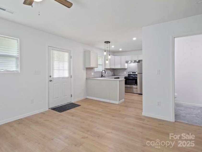 313 Park Road, Wadesboro, NC 28170.  MLS# CAR4272310, YatesRealty ID 25664. 