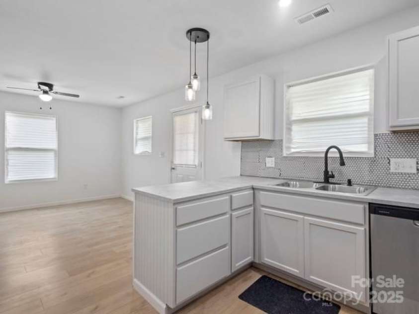 313 Park Road, Wadesboro, NC 28170.  MLS# CAR4272310, YatesRealty ID 25664. 