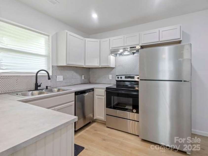 313 Park Road, Wadesboro, NC 28170.  MLS# CAR4272310, YatesRealty ID 25664. 