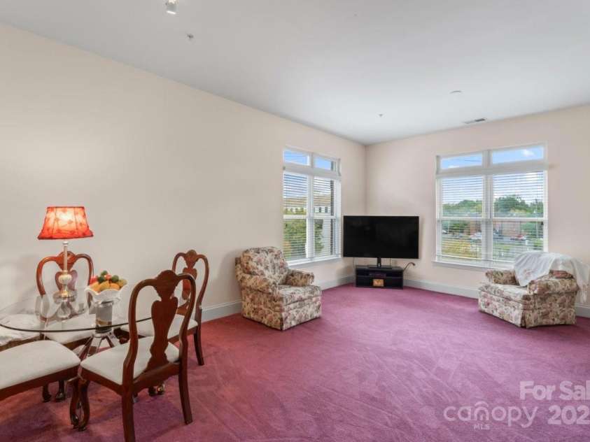 1700 Camden Road, Charlotte, NC 28203.  MLS# CAR4308730, YatesRealty ID 25665. 