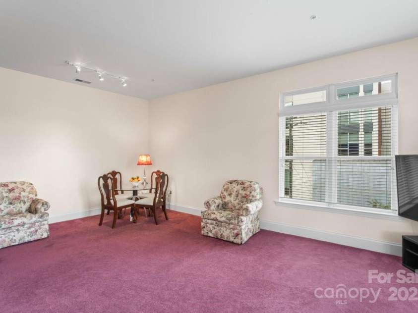 1700 Camden Road, Charlotte, NC 28203.  MLS# CAR4308730, YatesRealty ID 25665. 