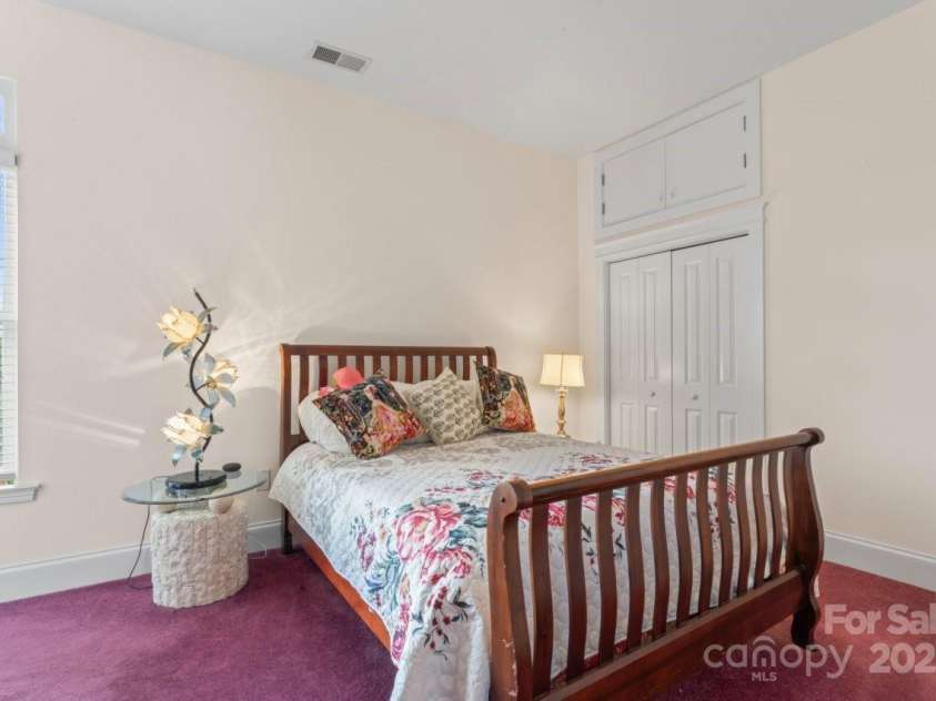 1700 Camden Road, Charlotte, NC 28203.  MLS# CAR4308730, YatesRealty ID 25665. 