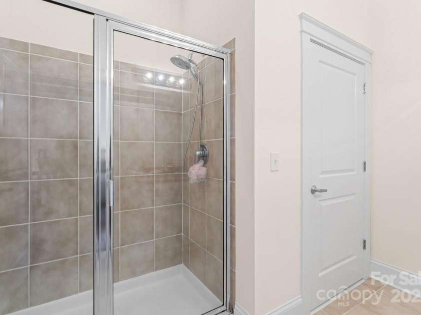 1700 Camden Road, Charlotte, NC 28203.  MLS# CAR4308730, YatesRealty ID 25665. 