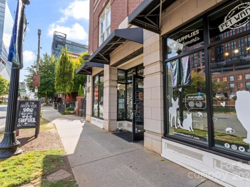 1700 Camden Road, Charlotte, NC 28203.  MLS# CAR4308730, YatesRealty ID 25665. 