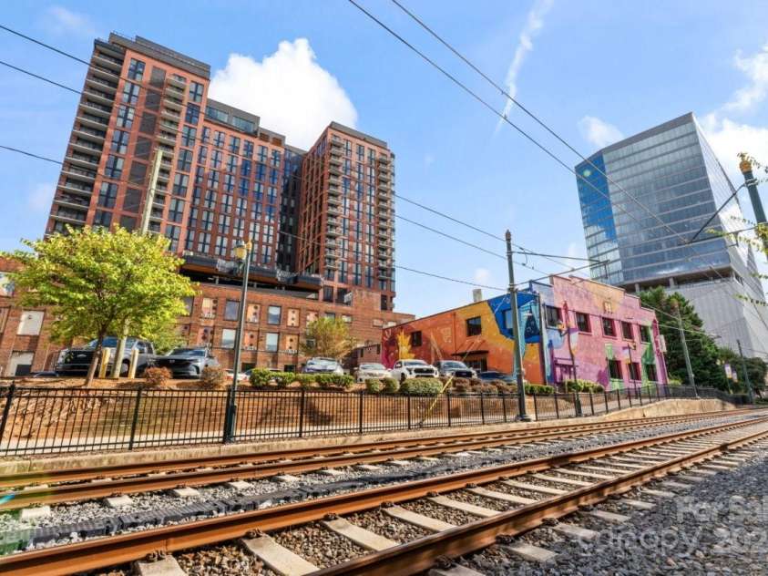 1700 Camden Road, Charlotte, NC 28203.  MLS# CAR4308730, YatesRealty ID 25665. 