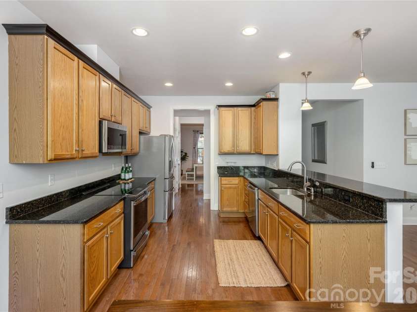 5 Hoolet Court, Biltmore Lake, NC 28715.  MLS# CAR4372678, YatesRealty ID 25665. Plenty of workspace