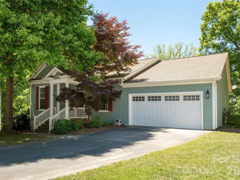 5 Hoolet Court, Biltmore Lake, NC 28715.  MLS# CAR4372678, YatesRealty ID 25665. Private cul-de-sac location