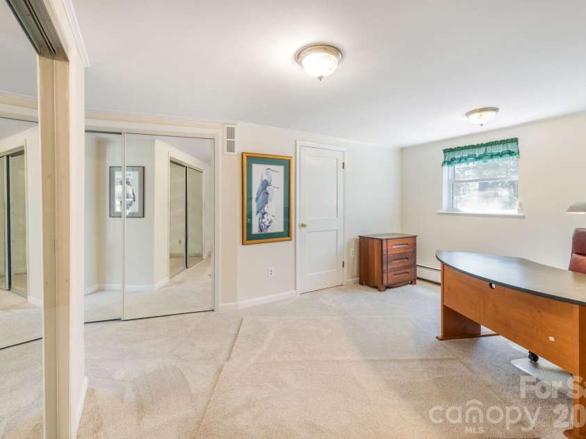 4 Dogwood Road, Asheville, NC 28804.  MLS# CAR4364830, YatesRealty ID 25666. 